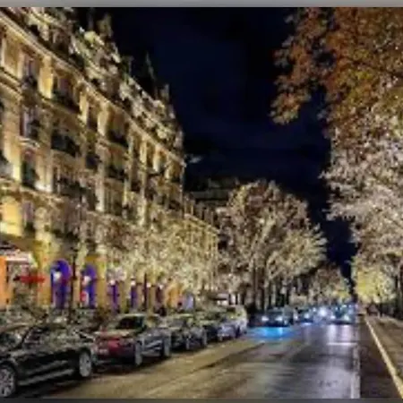 Champs-elysees, Avenue Montaigne