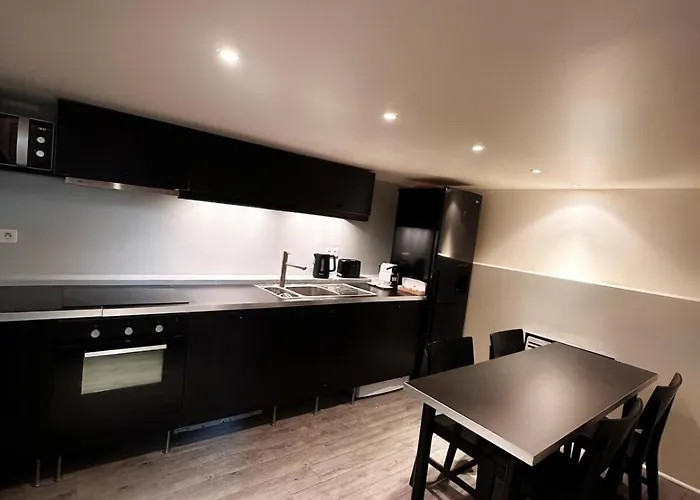 Champs-elysees, Avenue Montaigne Paris