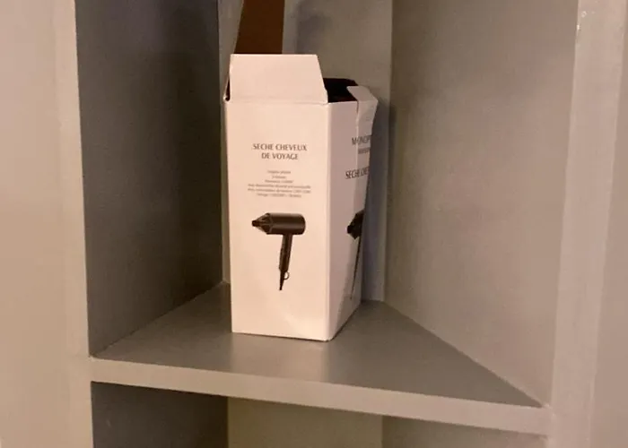 Champs-elysees, Avenue Montaigne